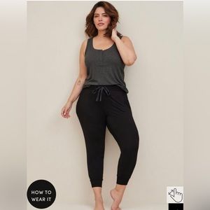 Torrid SUPER SOFT CROP LOUNGE JOGGER size 3 black